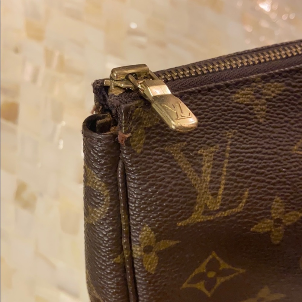 Authentic Louis Vuitton Pochette - Picture 6 of 9